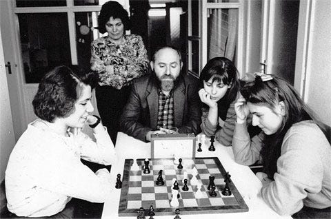 Polgar's Chess : 5334 Problems, Combinations and Games